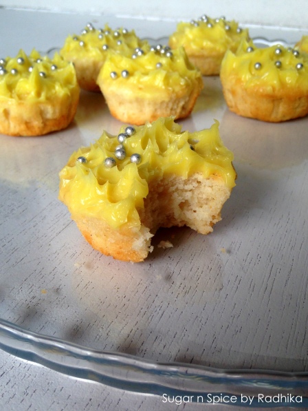 Lemon Cupcakes with Lemon Icing